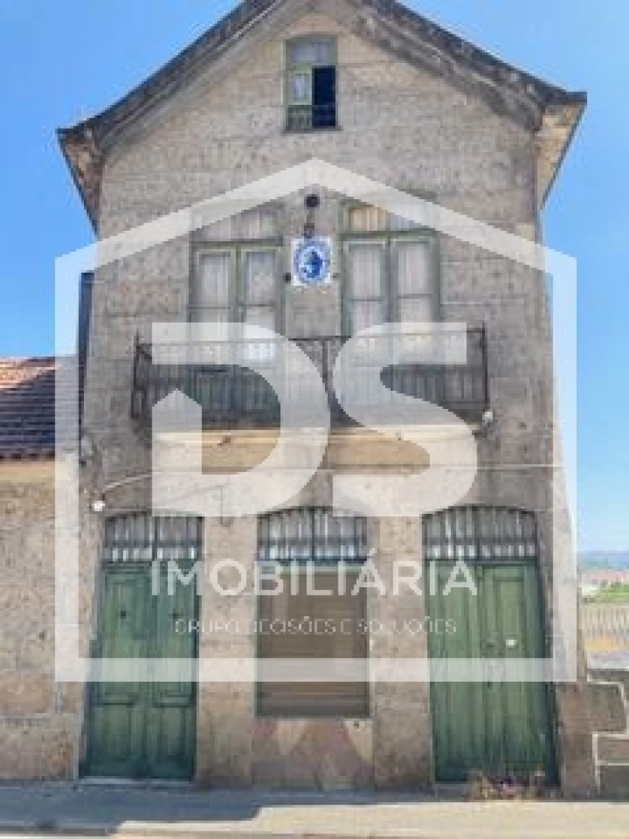 Moradia T3 para Venda em Eja Foto 2