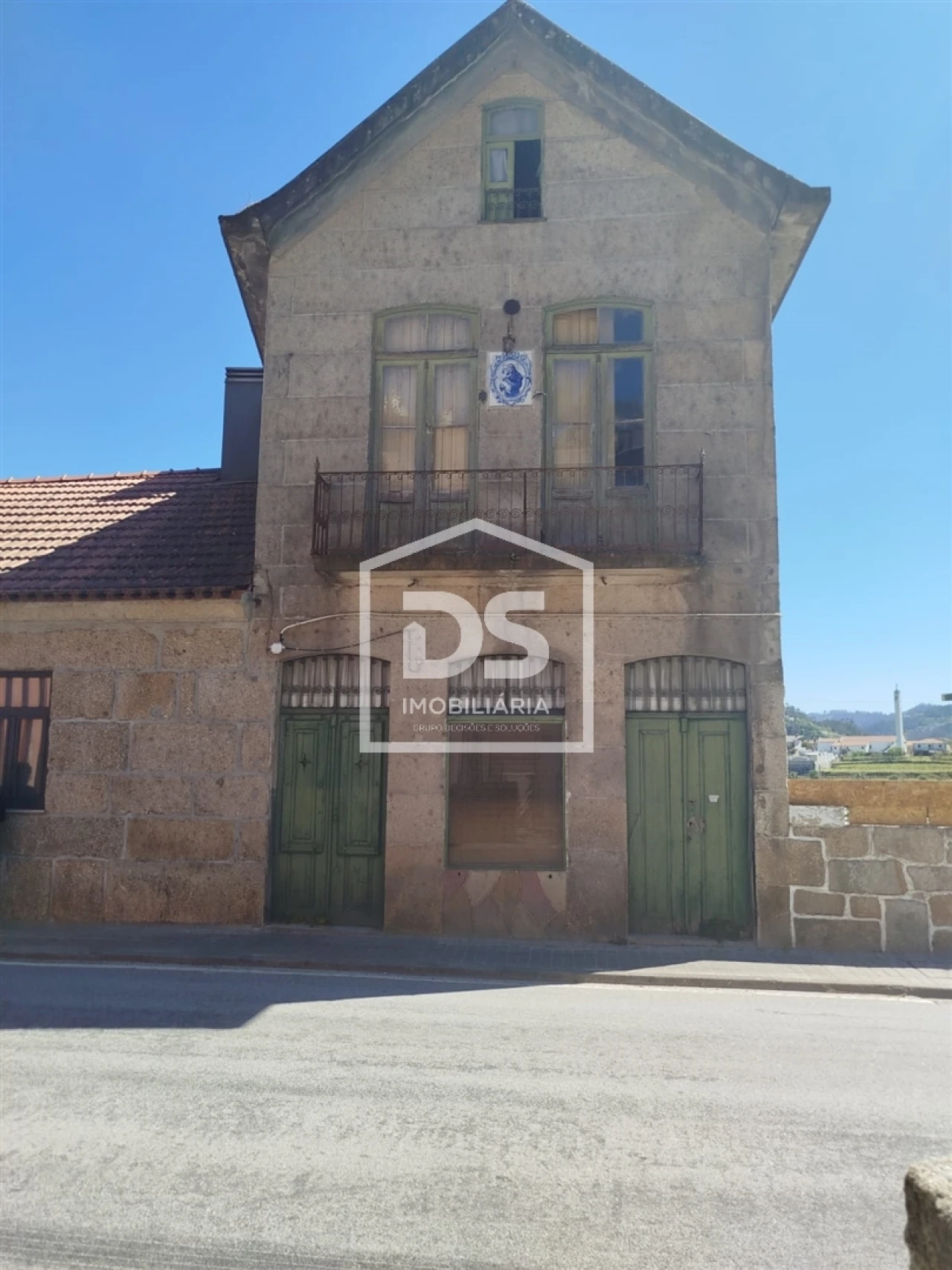Moradia T3 para Venda em Eja Foto 1