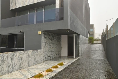 Moradia T4 para Arrendamento em Aldoar, Foz do Douro e Nevogilde