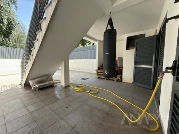Moradia T4 para Venda em Repeses e São Salvador