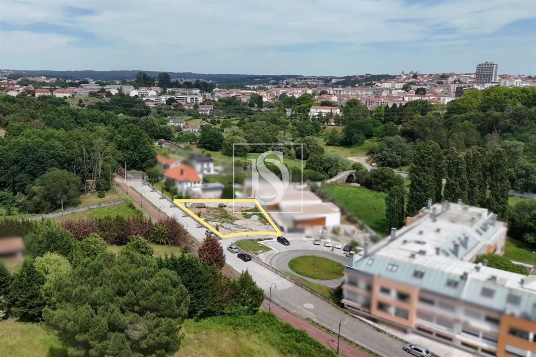 Terreno para Venda em Repeses e São Salvador Foto 1