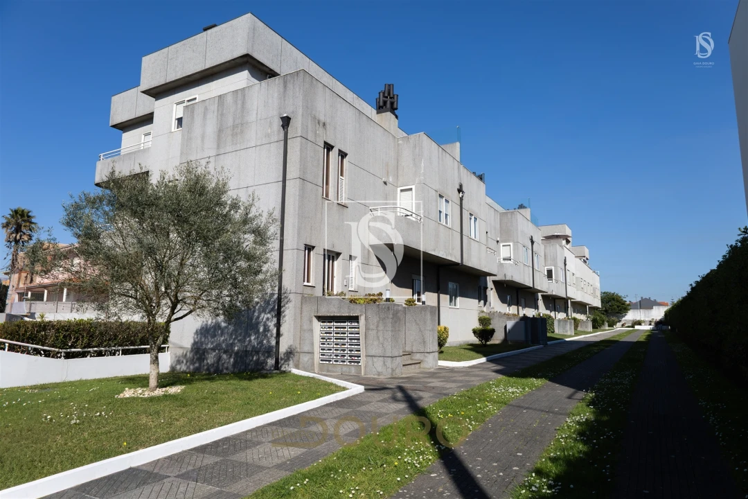 Apartamento T2 para Venda em Madalena Foto 1