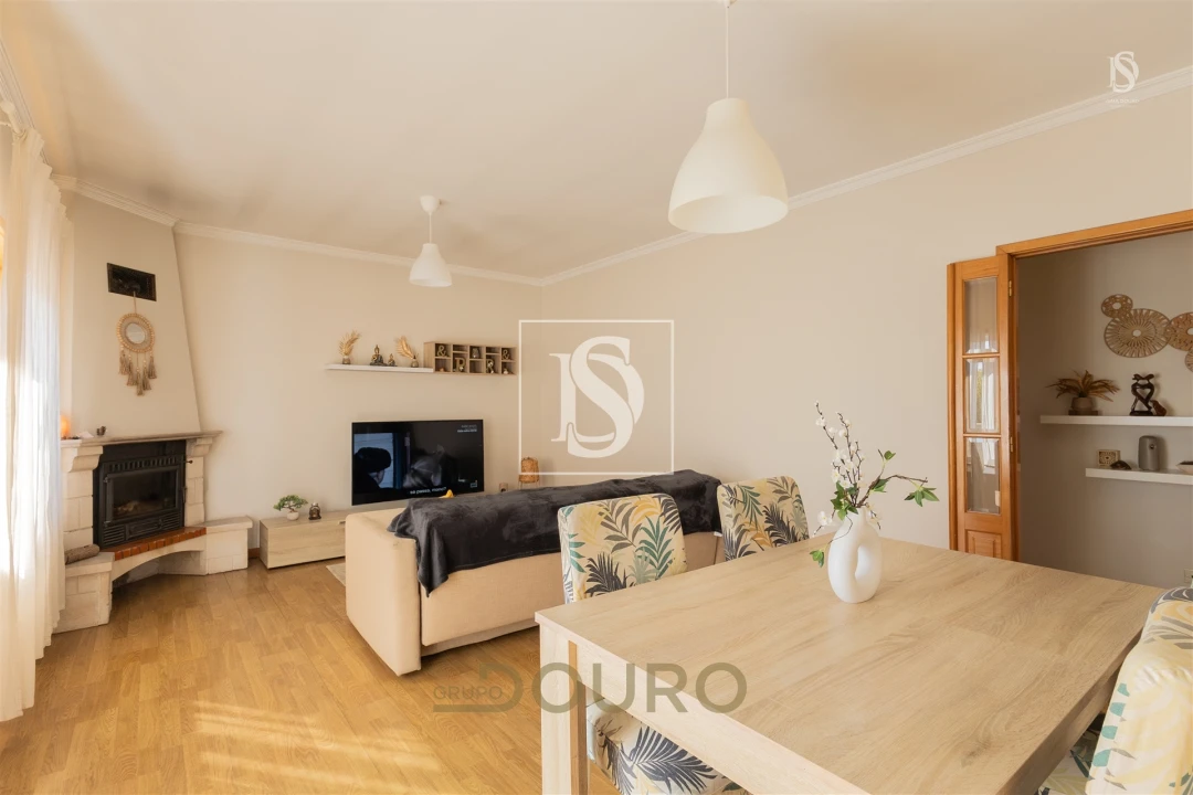 Apartamento T2 para Venda em Madalena Foto 4