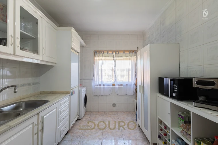 Apartamento T2 para Venda em Madalena Foto 8