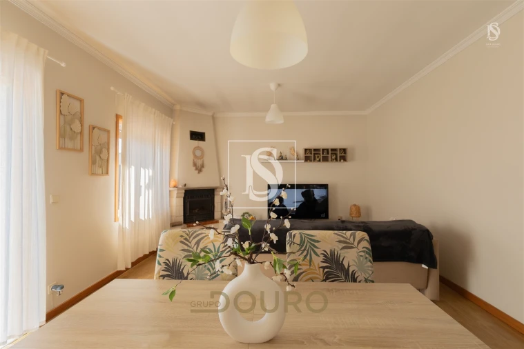Apartamento T2 para Venda em Madalena Foto 3