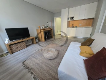 Apartamento T1 para Venda em Santa Marinha e São Pedro da Afurada