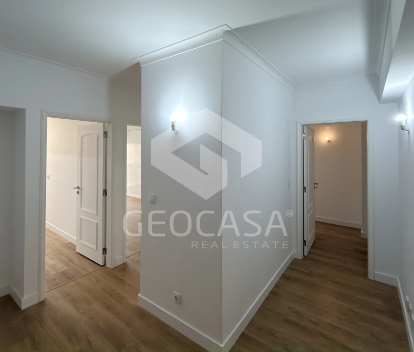 Apartamento T3 para Venda em São Domingos de Benfica Foto 3