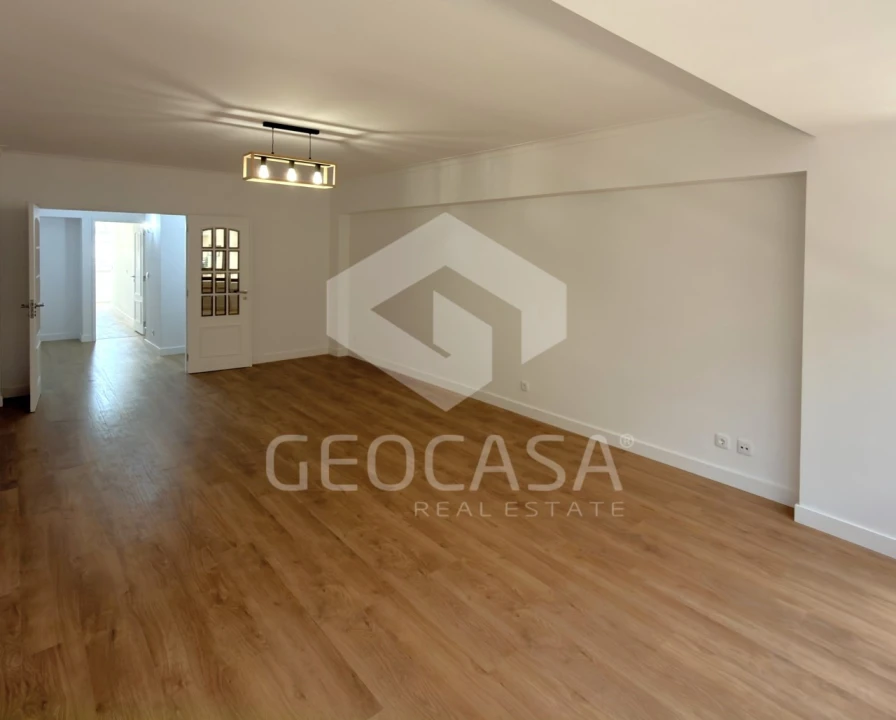 Apartamento T3 para Venda em São Domingos de Benfica Foto 4