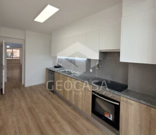 Apartamento T3 para Venda em São Domingos de Benfica