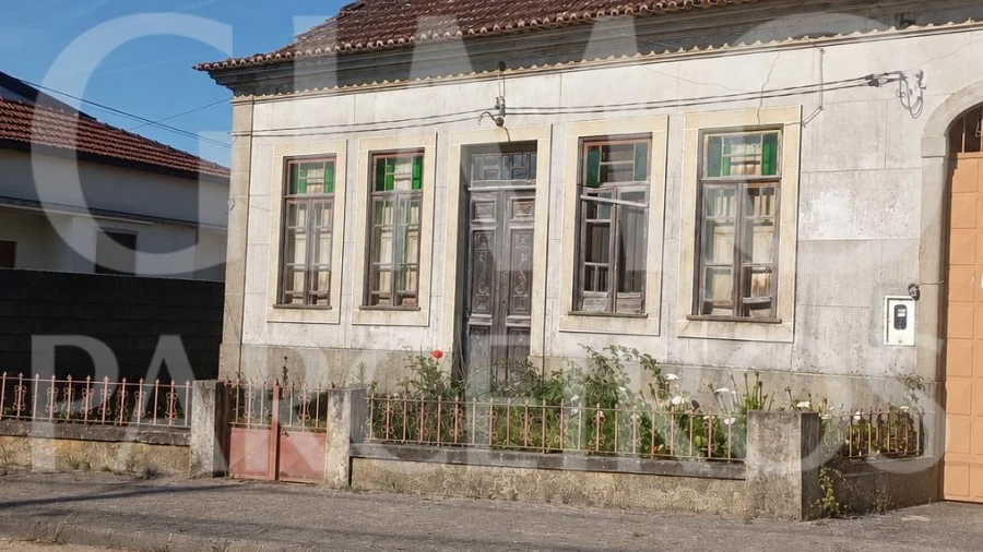 Moradia T3 para Venda em Fermentelos