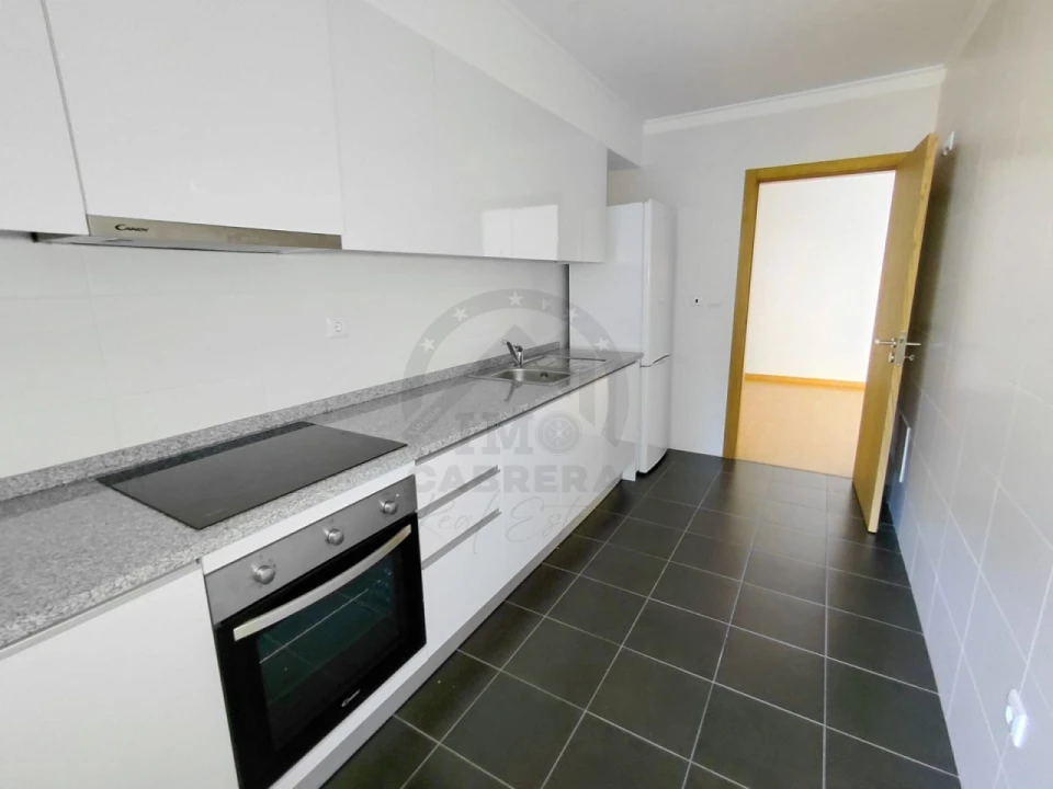 Apartamento T2 para Venda em Caniço Foto 11