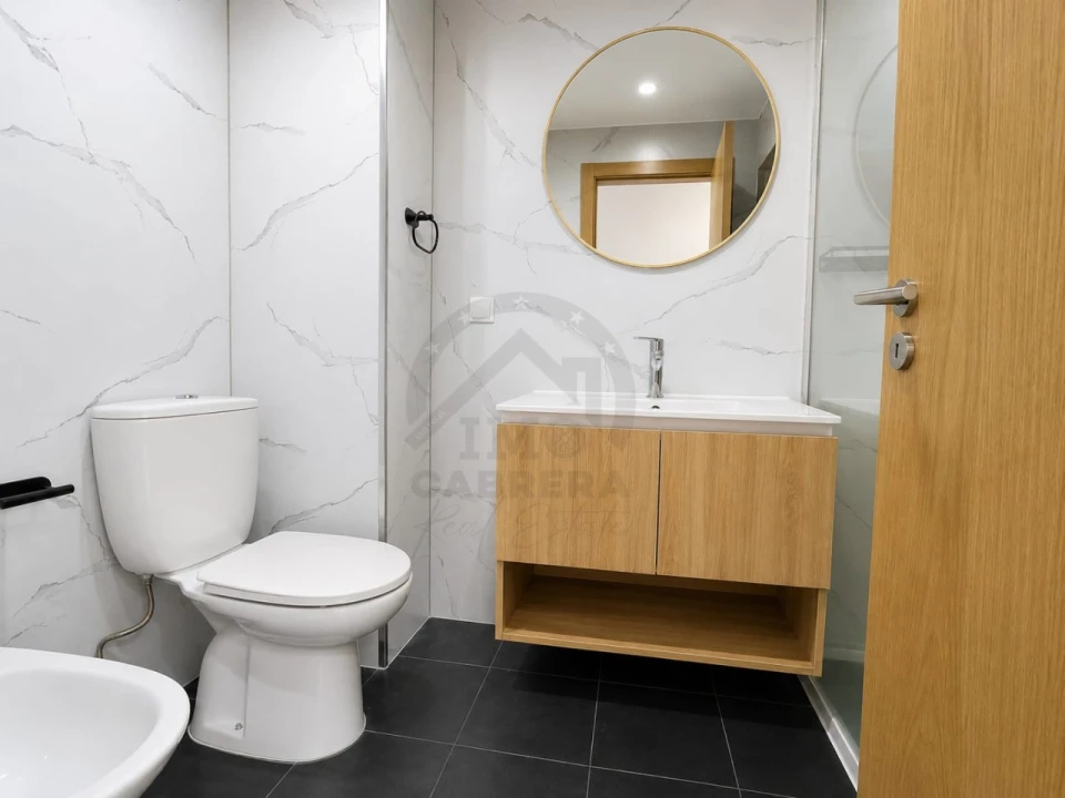 Apartamento T2 para Venda em Caniço Foto 16