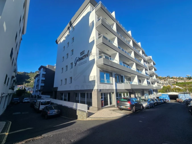 Apartamento T2 para Venda em Caniço Foto 2
