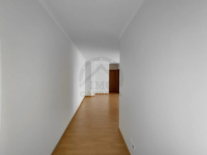 Apartamento T2 para Venda em Caniço Foto 3