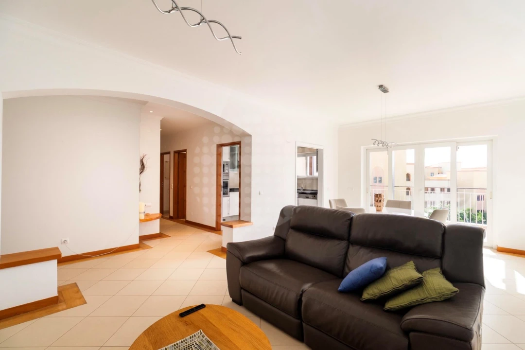 Apartamento T2 para Venda em Quarteira Foto 5
