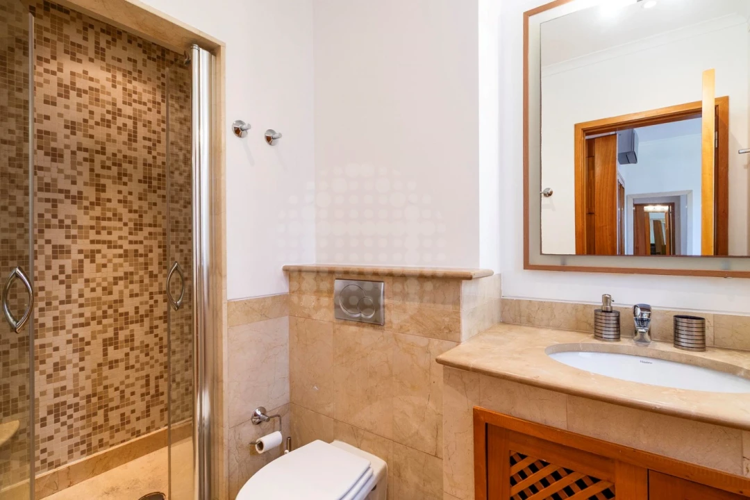 Apartamento T2 para Venda em Quarteira Foto 20