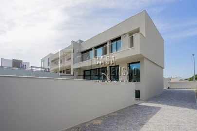 Moradia T3 para Venda em Barcarena