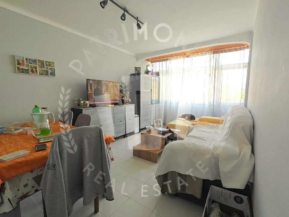 Apartamento T2 para Venda em Carcavelos e Parede Foto 2