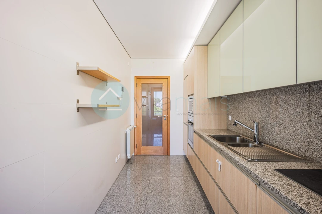 Apartamento T1 para Venda em Paranhos Foto 6
