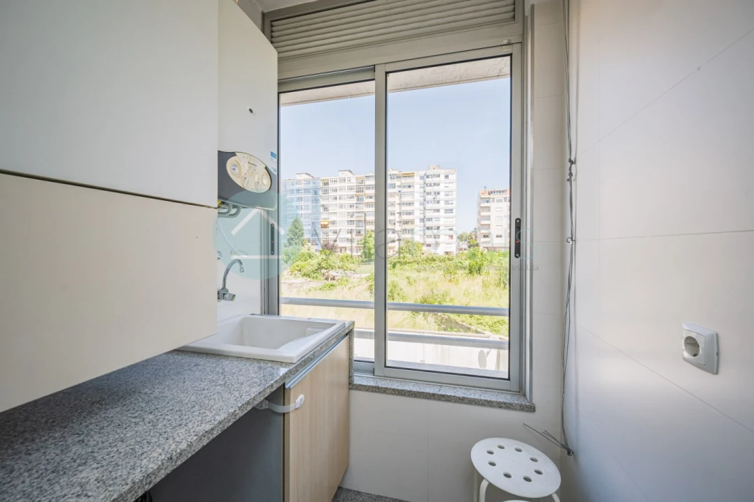 Apartamento T1 para Venda em Paranhos Foto 11