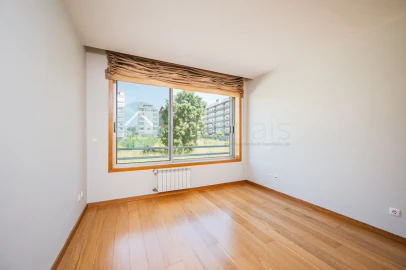 Apartamento T1 para Venda em Paranhos