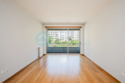Apartamento T1 para Venda em Paranhos