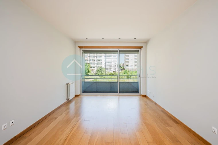 Apartamento T1 para Venda em Paranhos Foto 15