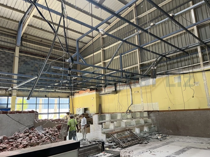 Armazém para Venda em Vialonga Foto 6