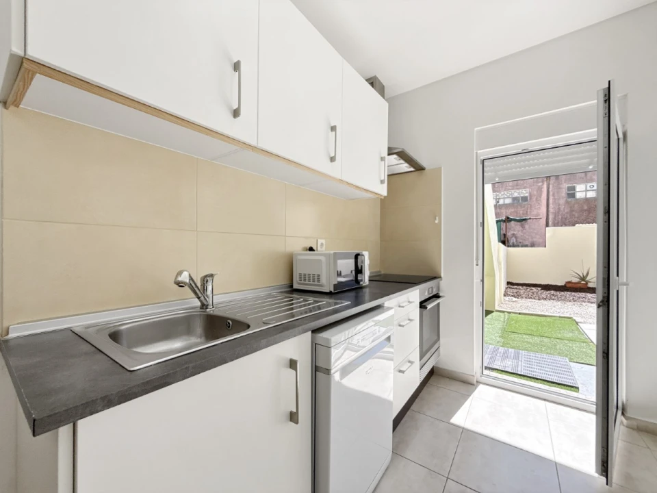 Apartamento T1 para Venda em Camarate, Unhos e Apelação Foto 3