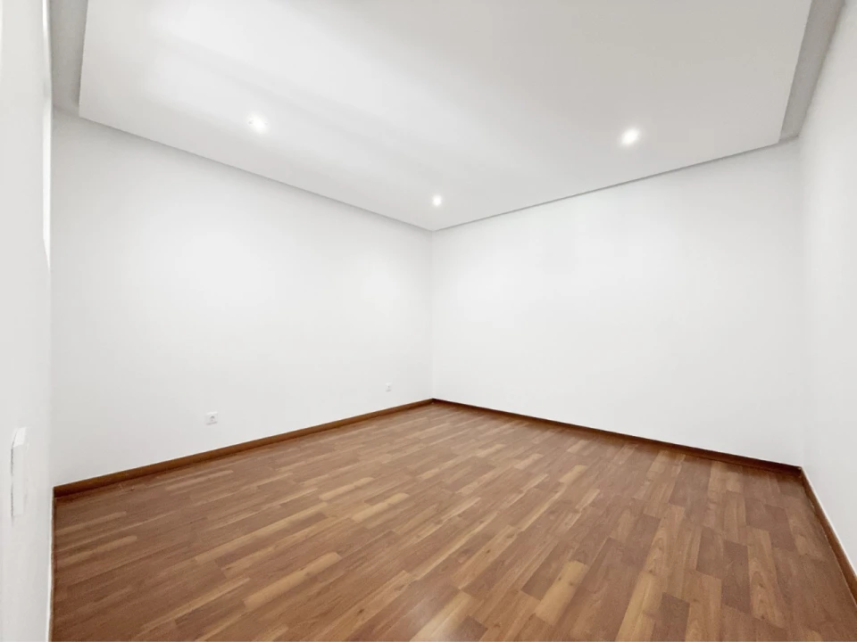 Apartamento T1 para Venda em Camarate, Unhos e Apelação Foto 12