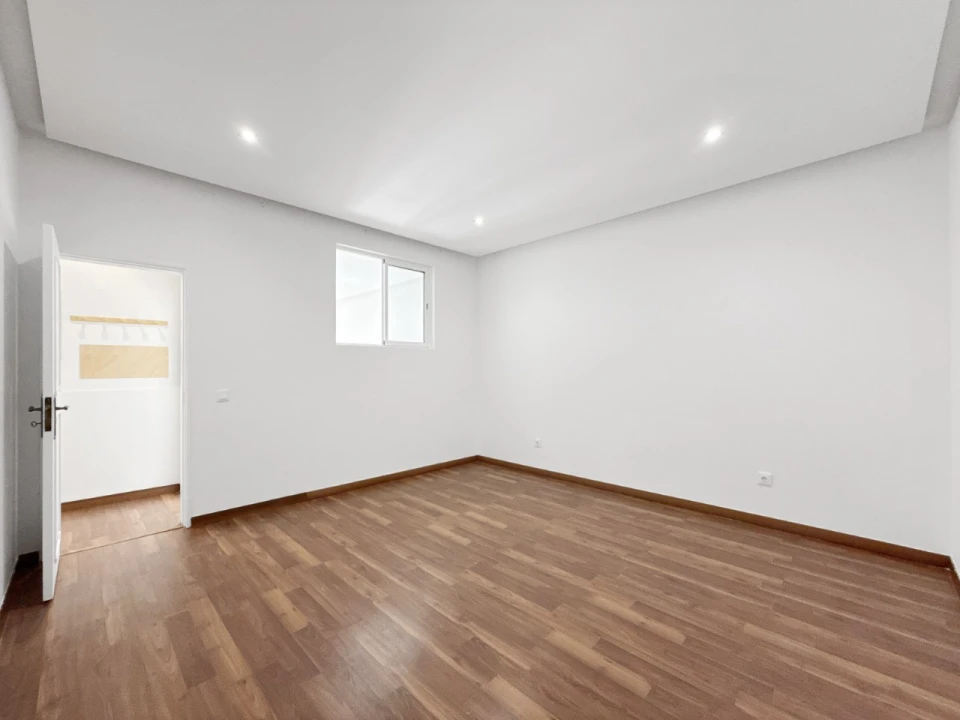 Apartamento T1 para Venda em Camarate, Unhos e Apelação Foto 15