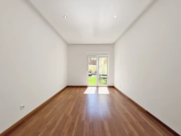 Apartamento T1 para Venda em Camarate, Unhos e Apelação