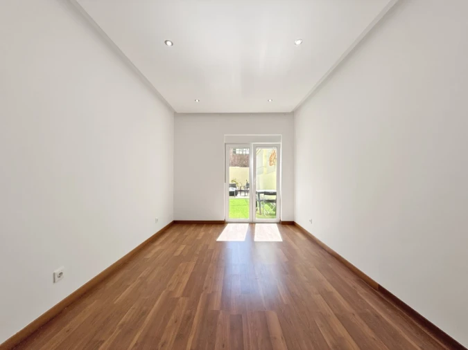 Apartamento T1 para Venda em Camarate, Unhos e Apelação Foto 18
