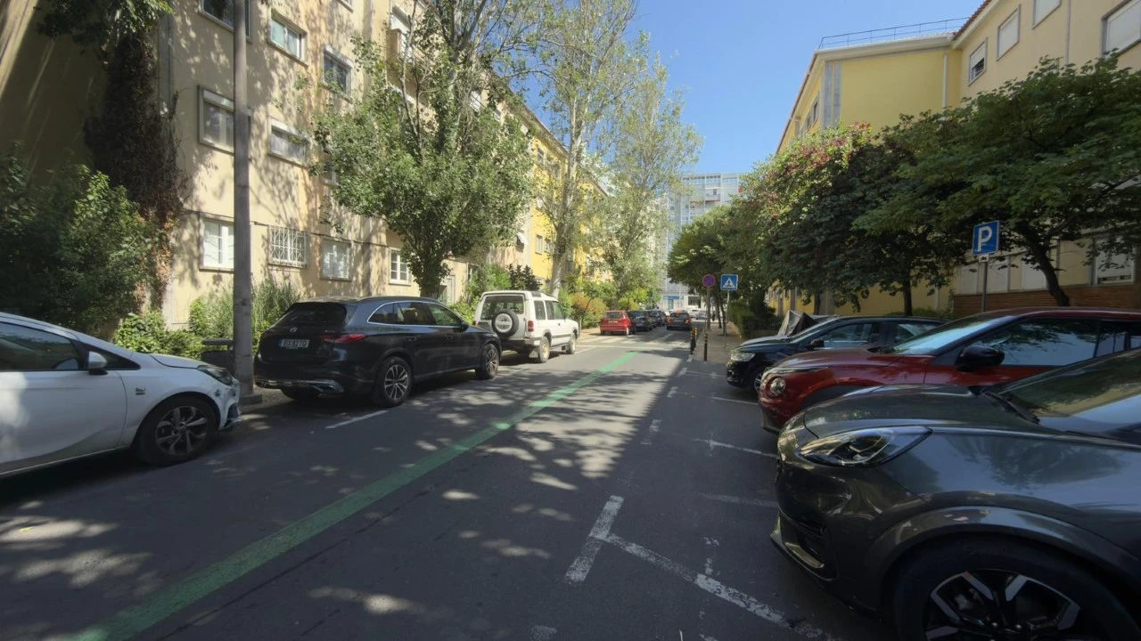 Apartamento T4 para Venda em Alvalade Foto 23
