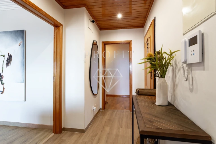 Apartamento T4 para Venda em São Domingos de Rana Foto 3