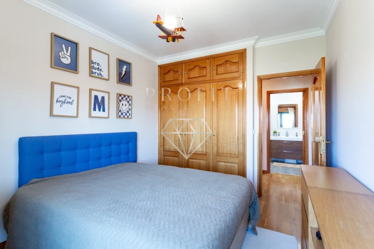 Apartamento T4 para Venda em São Domingos de Rana Foto 17
