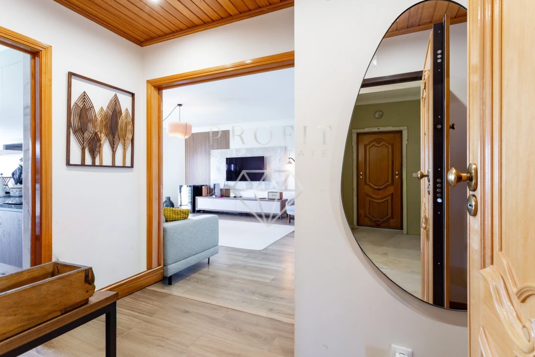 Apartamento T4 para Venda em São Domingos de Rana Foto 2
