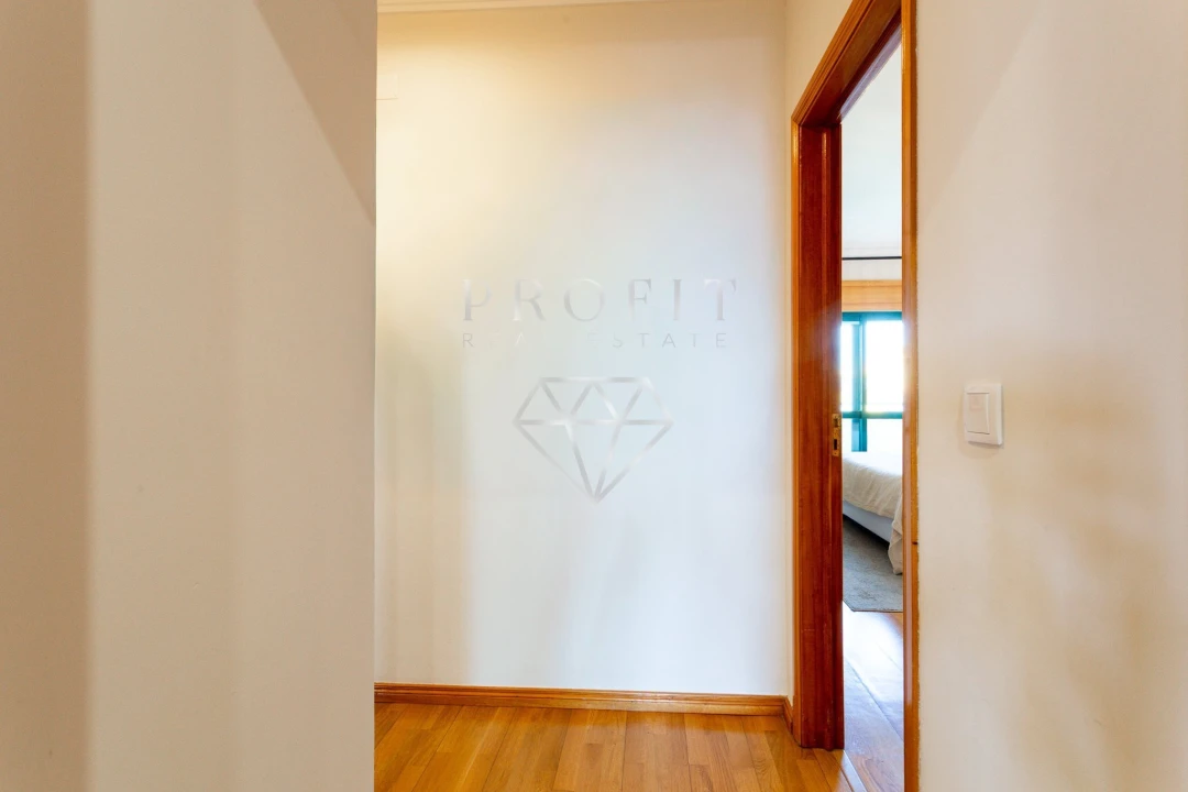 Apartamento T4 para Venda em São Domingos de Rana Foto 4