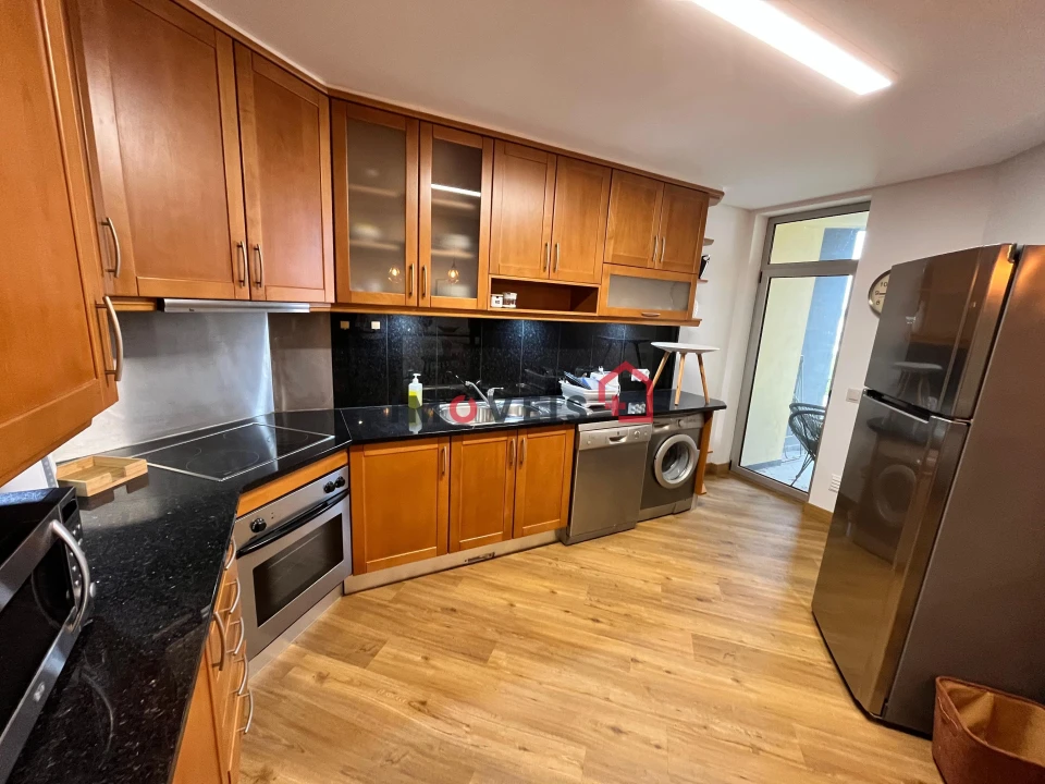 Apartamento T1 para Venda em Parceiros e Azoia Foto 6