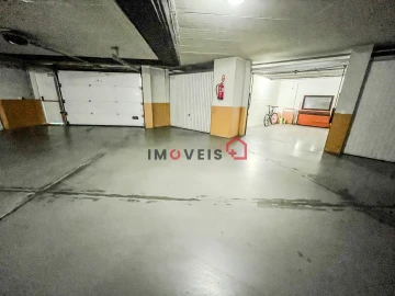Apartamento T1 para Venda em Parceiros e Azoia
