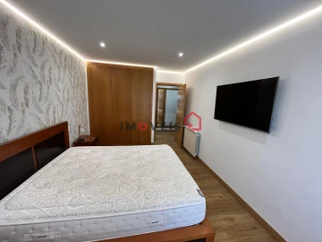 Apartamento T1 para Venda em Parceiros e Azoia