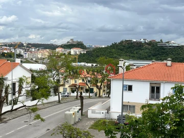 Apartamento T1 para Venda em Parceiros e Azoia