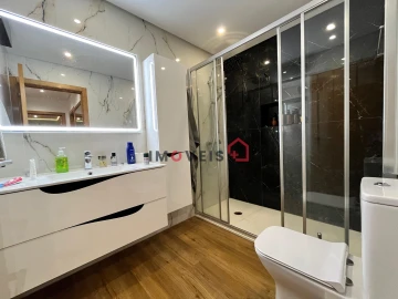 Apartamento T1 para Venda em Parceiros e Azoia