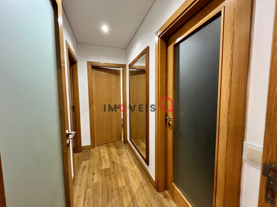 Apartamento T1 para Venda em Parceiros e Azoia Foto 11