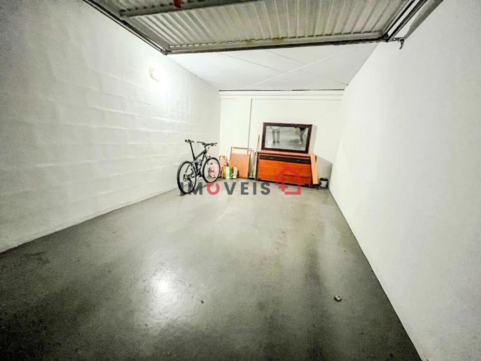 Apartamento T1 para Venda em Parceiros e Azoia Foto 19