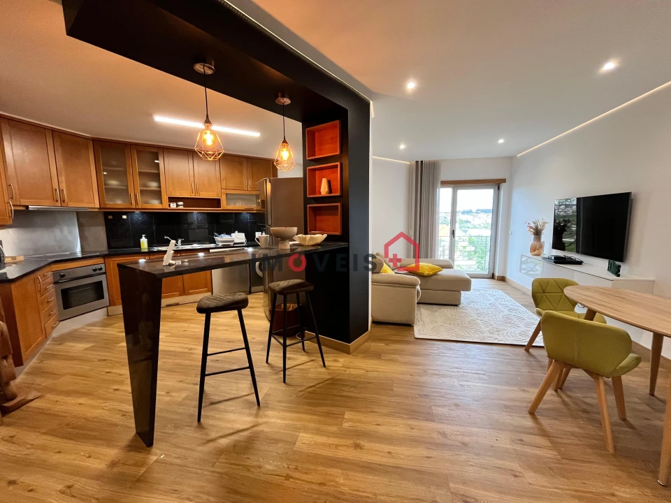 Apartamento T1 para Venda em Parceiros e Azoia Foto 1