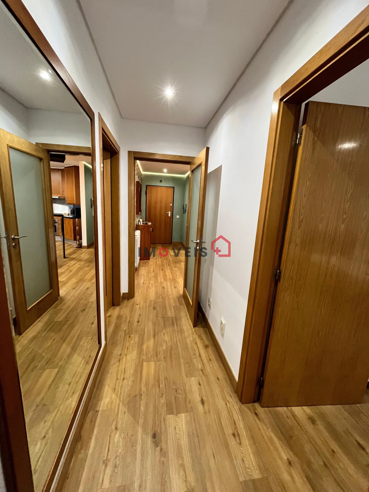 Apartamento T1 para Venda em Parceiros e Azoia Foto 14