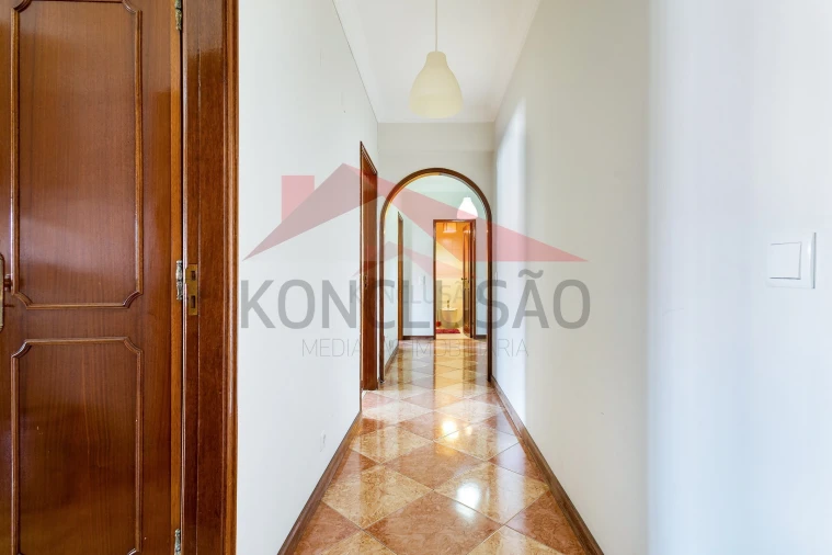 Apartamento T2 para Venda em Odivelas Foto 18