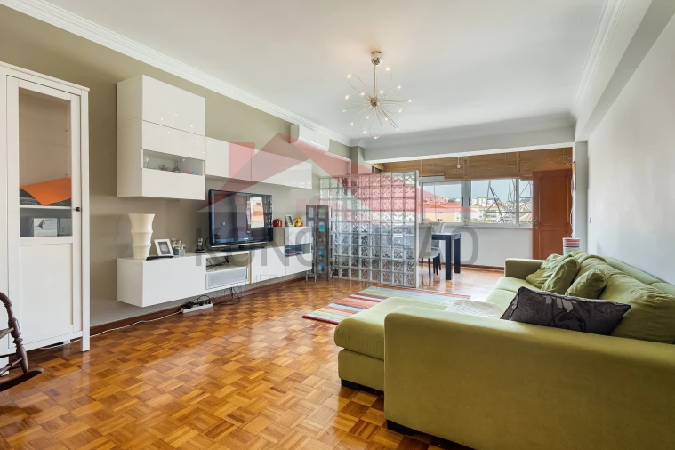 Apartamento T2 para Venda em Odivelas Foto 2