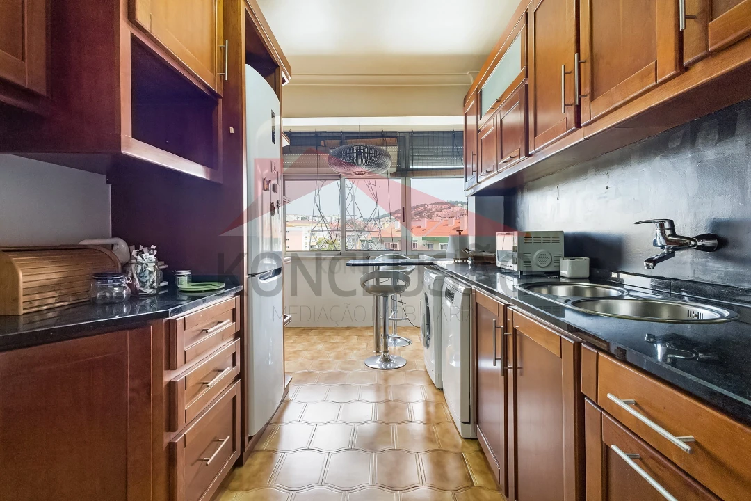 Apartamento T2 para Venda em Odivelas Foto 11